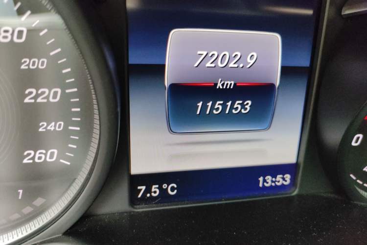 Used Mercedes-Benz C-Class 2017 Restyled C 180 L Fashion Edition Sport Version Odometer Close Up