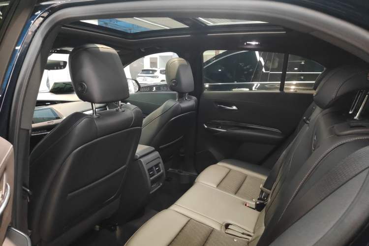 Used Cadillac XT4 2020 Revised Version 28T Two-Wheel Drive Tech Edition Left Rear Seat