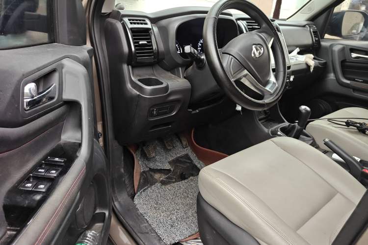 Used CHANGAN OSHAN X70A 2019 1.5L Manual Standard Version China VI
