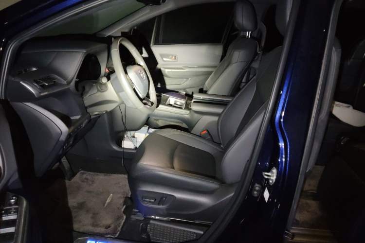 Used Toyota SIENNA 2021 2.5L Hybrid Premium Edition Left Front Seat