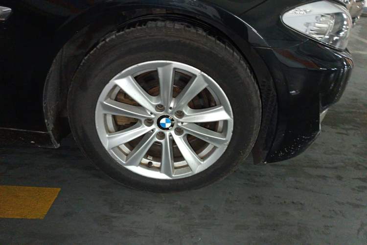 Used BMW 5 Series 2011 523Li Luxury Model
