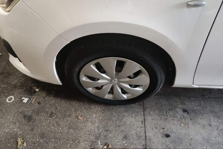 Used Toyota YARiS L Zhi Xuan 2015 1.5E Automatic Charm Edition Left Front Wheel Hub