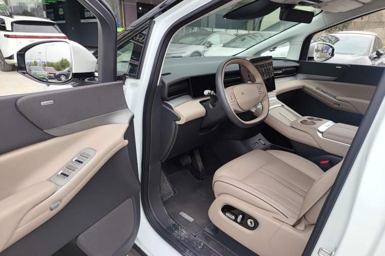 Used XPeng X9 2025 740 Ultra-Long Range Max