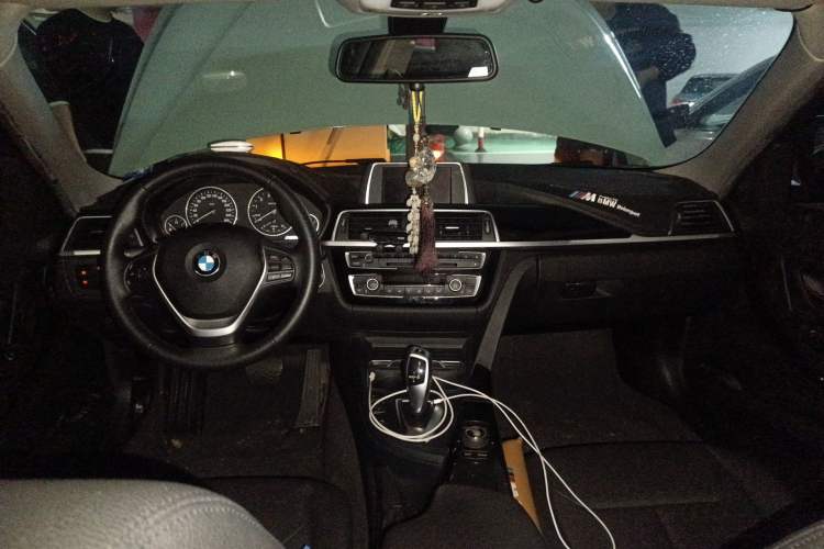 Used BMW 3 Series 2016 316Li Fashion Model
