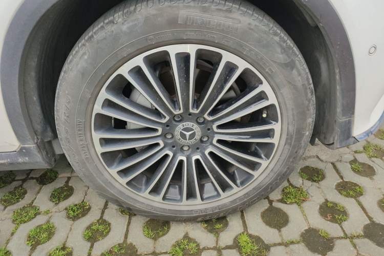 Used Mercedes-Benz GLC 2017 GLC 260 4MATIC Dynamic Edition Right Front Wheel Hub