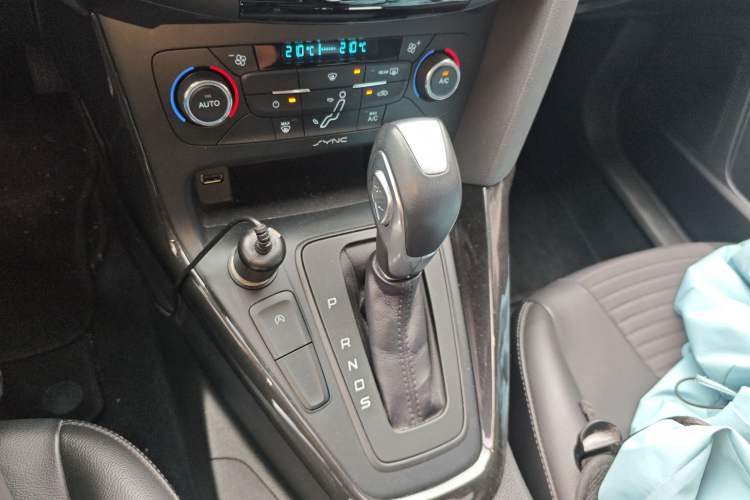 Used Ford Focus 2015 Hatchback EcoBoost 125 Automatic Supreme Style Edition
