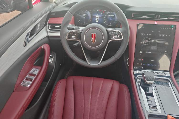 Used Hongqi H5 2025 2.0T Automatic Flag Edition – 500 000 Units Commemorative Version
