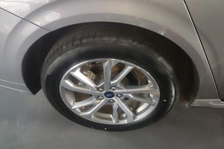 Used Ford Mondeo 2022 Restyled EcoBoost 245 Luxury Version Right Rear Wheel Hub