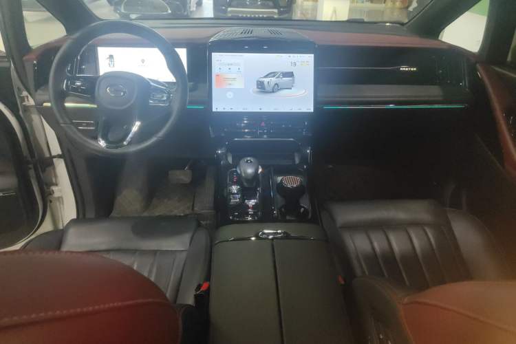 Used GAC Trumpchi M8 2023 Zongshi Series 400T Flagship Edition Center Console