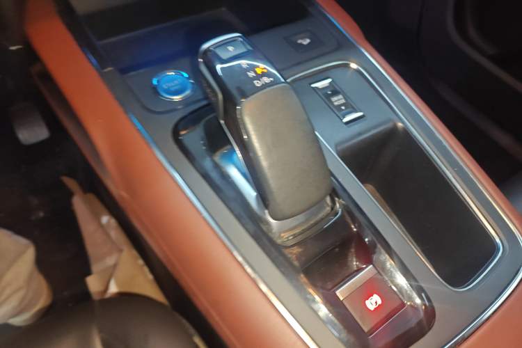 Used Citroen C5 AIRCROSS New Energy 2020 1.6T Four-Wheel Drive Plug-in Hybrid Luxury Model
