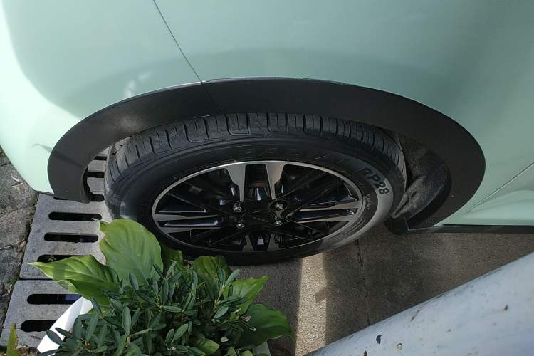 Used Chery Little Ant 2022 Sweet Pink Edition Half-Sugar Version Lithium Iron Phosphate 29.2 kWh 30 kW 301 km