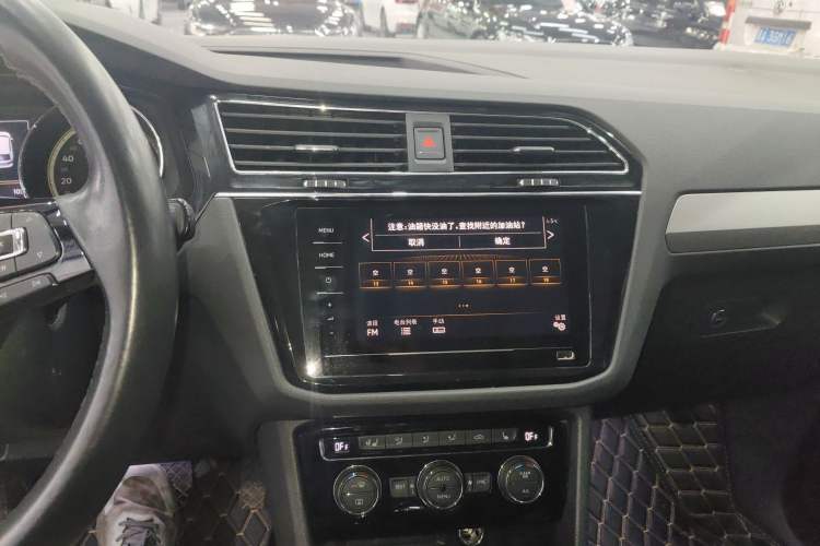 Used Volkswagen Tiguan L 2019 Revised 330TSI Automatic Two-Wheel Drive Smart & Luxury Edition China VI Standard
