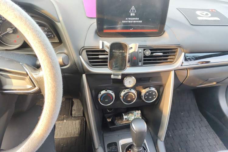 Used Mazda CX-4 2018 2.0L Automatic Two-Wheel Drive Blue Sky Dynamic Version China V Standard Audio And AC Panel