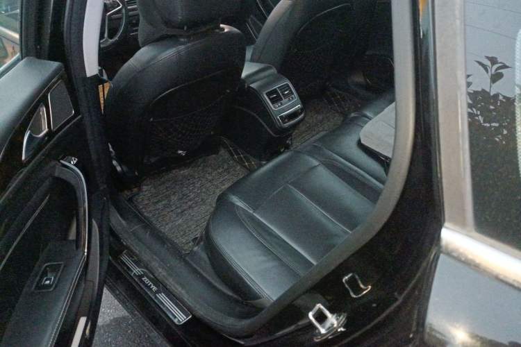 Used Zotye Z700 2018 Z700H 1.8T DCT Luxury Model Left Rear Seat