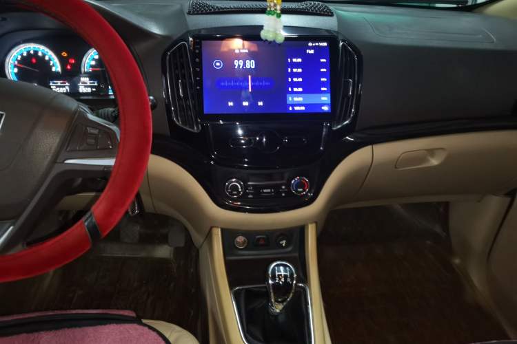 Used Baojun 730 2015 1.8L Manual Luxury Navigation ESP Version 7-seater Audio And AC Panel