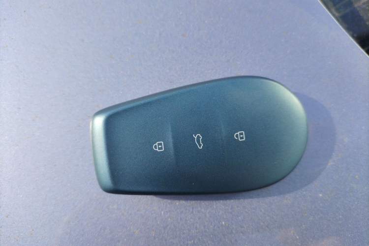 Used Nissan N6 2026 Model 180 Max Vehicle Key