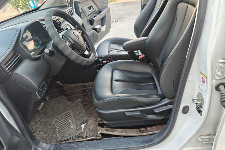 Used ORA iQ 2018 High-Range Version Smart Connectivity Model
