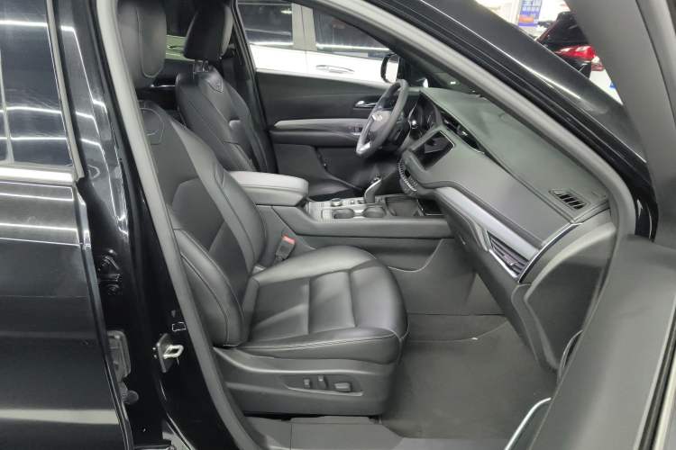 Used Cadillac XT4 2020 28T Two-Wheel-Drive Leading Version