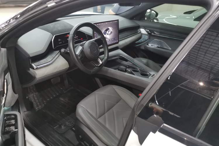 Used Zeekr 001 2023 WE Edition 86 kWh Driver Seat