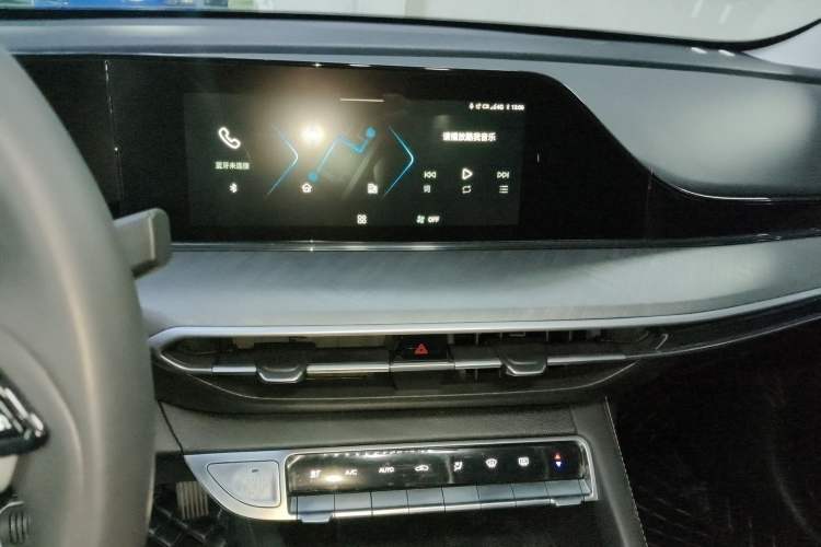 Used Changan Eado 2022 PLUS Blue Whale NE 1.4T GDI DCT Prestige Edition