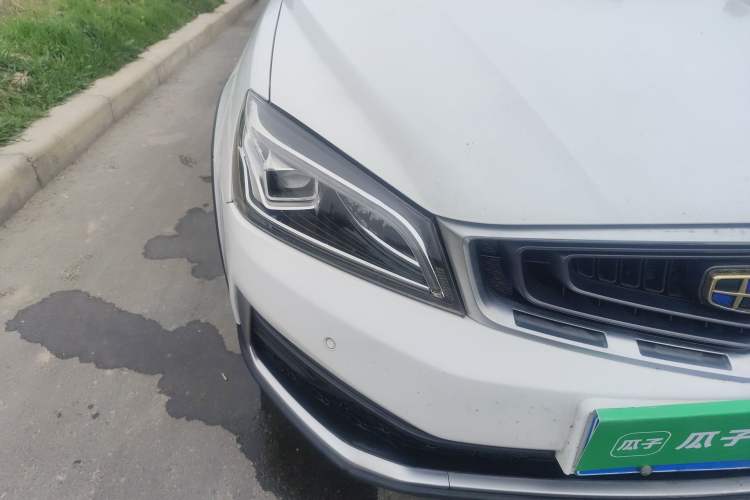 Used Geely Auto Vision S1 2018 1.4T CVT Fēngruì Model Right Front Headlight