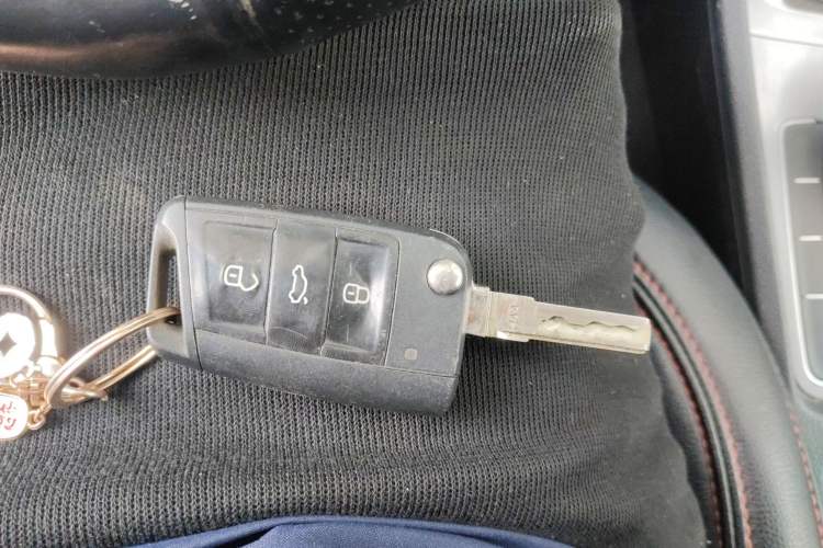 Used Volkswagen Golf 2016 1.6L Automatic Fashion Model