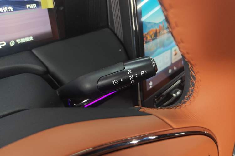 Used GAC Trumpchi Xiangwang M8 2026 Model Zongshi LiDAR Edition Gear Lever