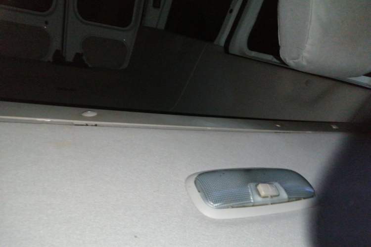 Used Ford Transit 2017 2.0T Diesel Multi-Purpose Commercial Vehicle Short Wheelbase Low Roof China V Standard Headliner