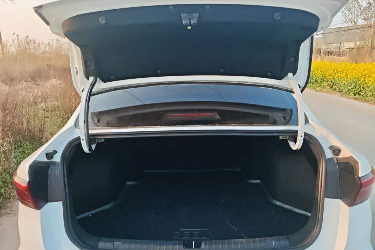 Used Geely Auto Emgrand 2025 4th Generation 1.5L CVT Luxury Version