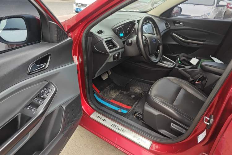 Used Ford Escort 2015 1.5L Automatic Fashion Model
