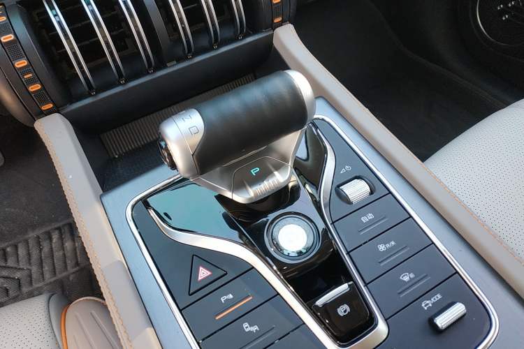 Used BYD Yuan PLUS 2024 Honor Edition 510KM Beyond Model Gear Lever