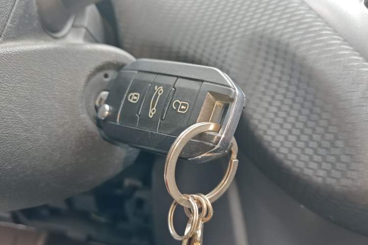 Used Peugeot 2008 2014 1.6L Automatic Trend Edition Vehicle Key