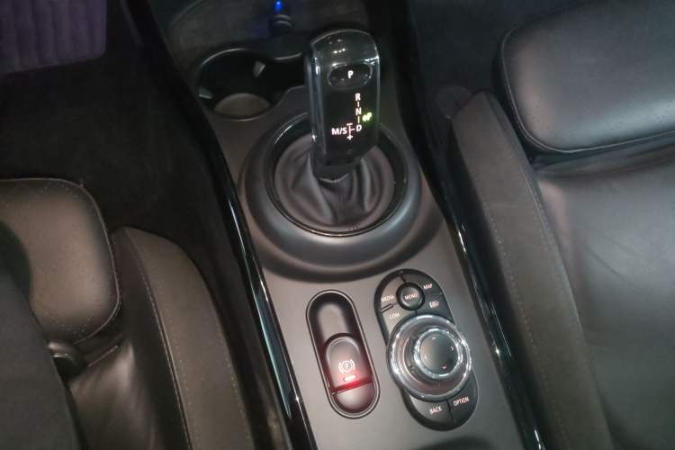 Used MINI Clubman 2022 Facelift 1.5T COOPER Connoisseur
