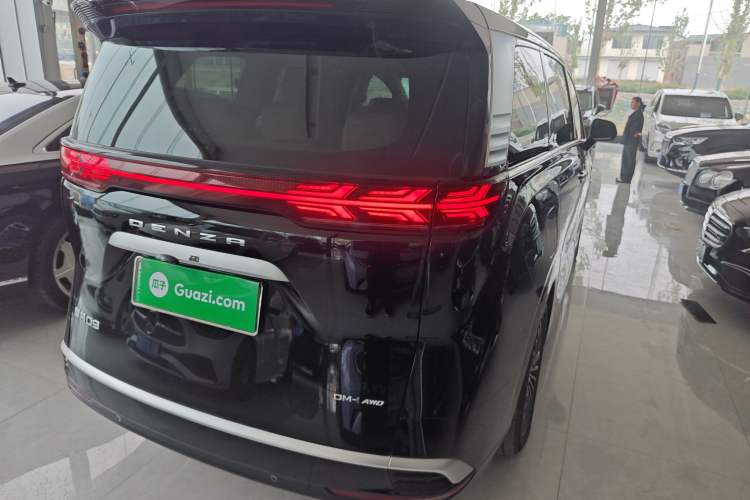 Used Denza D9 2024 DM-i 980 Four-Wheel Drive Prestige Model Rear Right 45 Deg