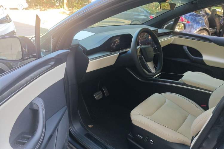 Used Tesla Model X 2023 Three-Motor All-Wheel-Drive Plaid Version