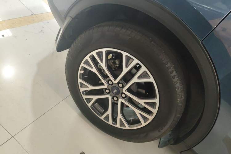 Used Ford Escape 2020 EcoBoost 245 Two-Wheel-Drive Titanium Edition