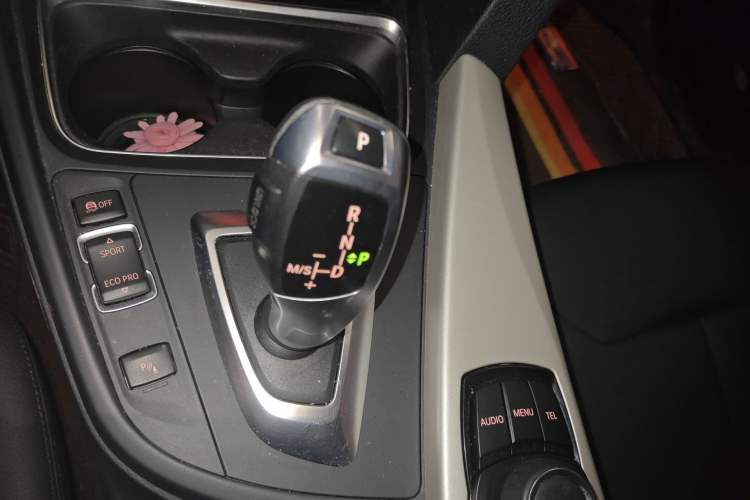 Used BMW 3 Series 2015 320Li Luxury Edition Fashion Model
