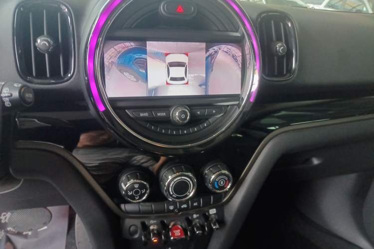 Used MINI Countryman 2019 1.5T COOPER ALL4 Classic Weekend Travel Edition Audio And AC Panel