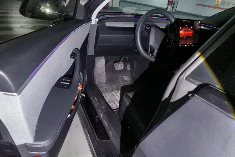 Used Tesla Model 3 2025 Rear-Wheel-Drive Version