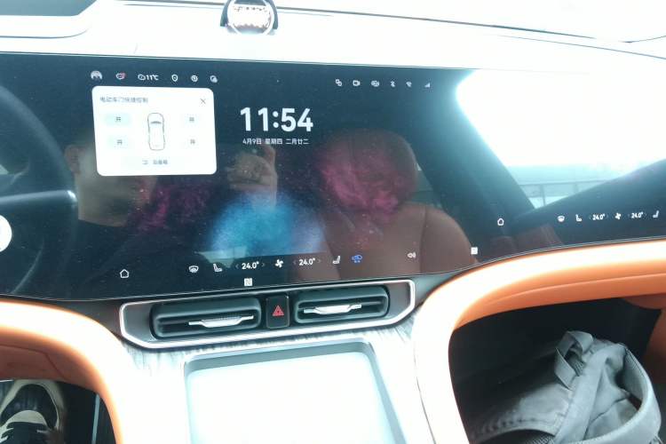 Used Hima AITO M9 2025 Extended-Range Ultra Version 52 kWh 6-Seater Audio And AC Panel