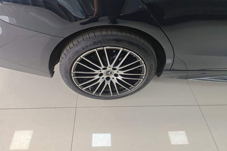 Used Mercedes-Benz C-Class 2024 Restyled C 260 L Sport Edition Right Rear Wheel Hub