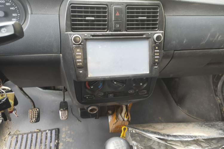 Used Wuling Rongguang 2012 1.2L Extended Basic Version LJY Audio And AC Panel