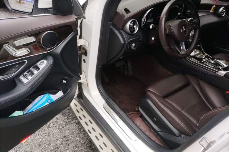 Used Mercedes-Benz GLC 2016 GLC 260 4MATIC Dynamic Edition Driver Seat