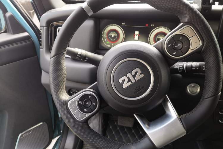 Used 212 T01 2025 2.0T Changfeng