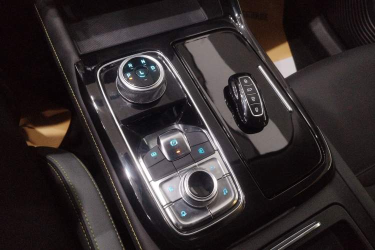 Used Ford Equator Sport New Energy 2025 Elite Version Gear Lever