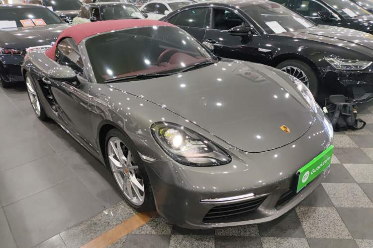 Used Porsche 718 2020 Boxster 2.0T Front Right 45 Deg