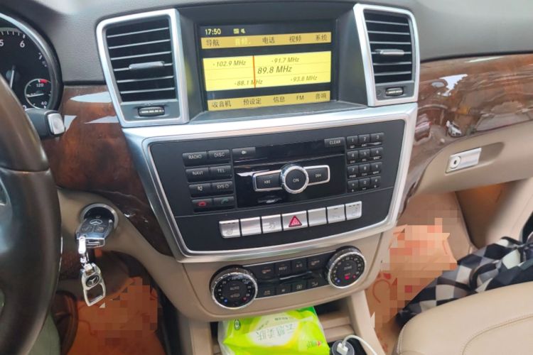 Used Mercedes-Benz M-Class 2012 ML 350 Sport Edition Audio And AC Panel