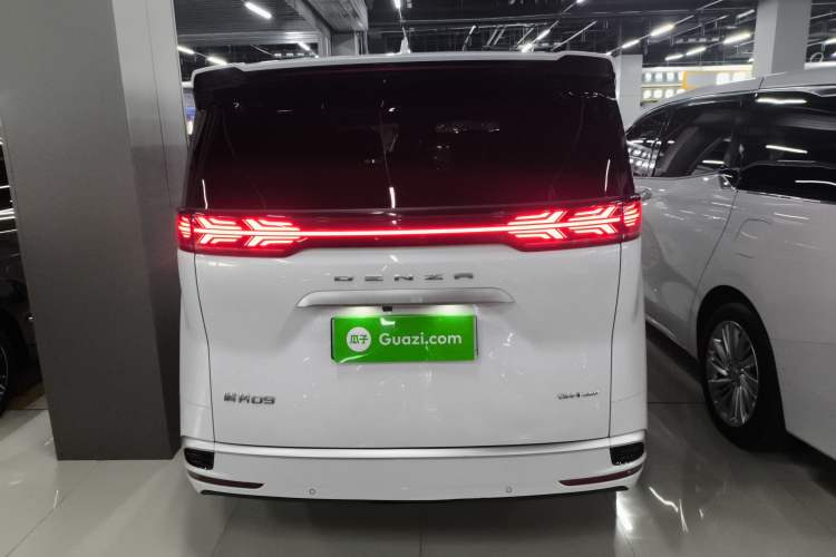 Used Denza D9 2024 DM-i 980 Four-Wheel Drive Prestige Model
