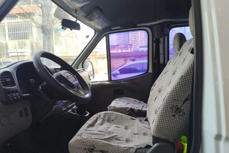 Used JMC Transit 2019 2.8T Commercial Version Long Wheelbase Mid-Roof 6-Seater Rear Single Tire China VI Emission Standard – JX493