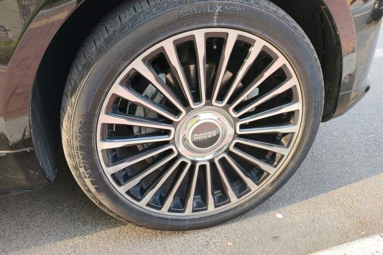 Used Land Rover Range Sport 2022 3.0 L6 YAO Black Edition
